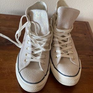 NWOT: New high leather Converse